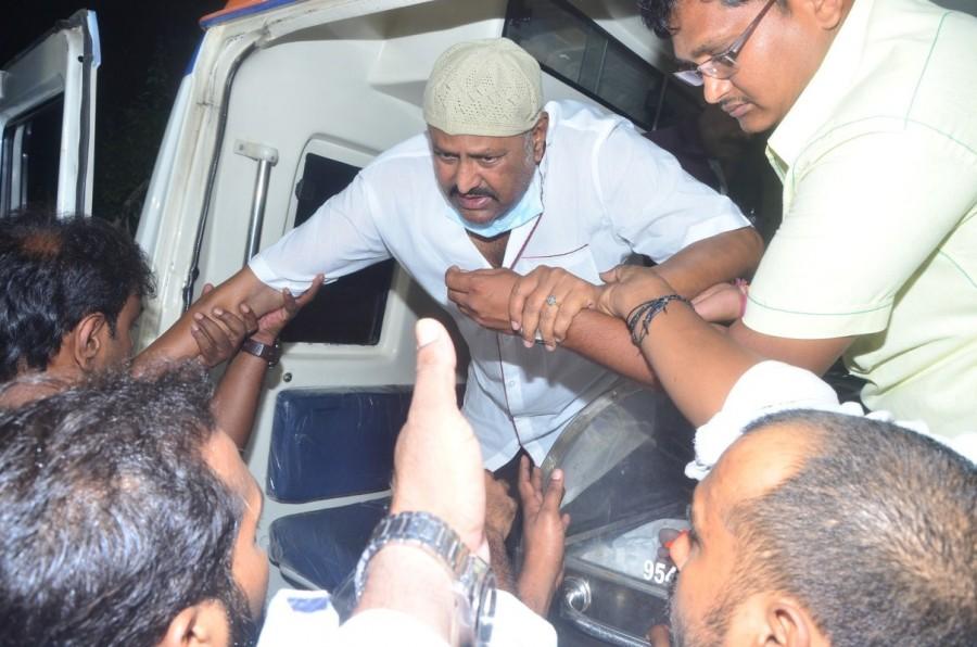Cinema theatres in both Telugu states of Telangana and Andhra Pradesh said they will remain shut on Wednesday as a mark of respect while the Telugu Film Chamber of Commerce announced that shooting of films and other activity in Telugu film industry will also come to a halt on Wednesday. Venkatesh,Mohan Babu,Tarun,Ali,Manchu Manoj,C Kalyan,Dasari Narayana Rao,dasari narayana rao death,last respect to Dasari Narayana Rao,dasari narayana rao passes away,dasari narayana rao died