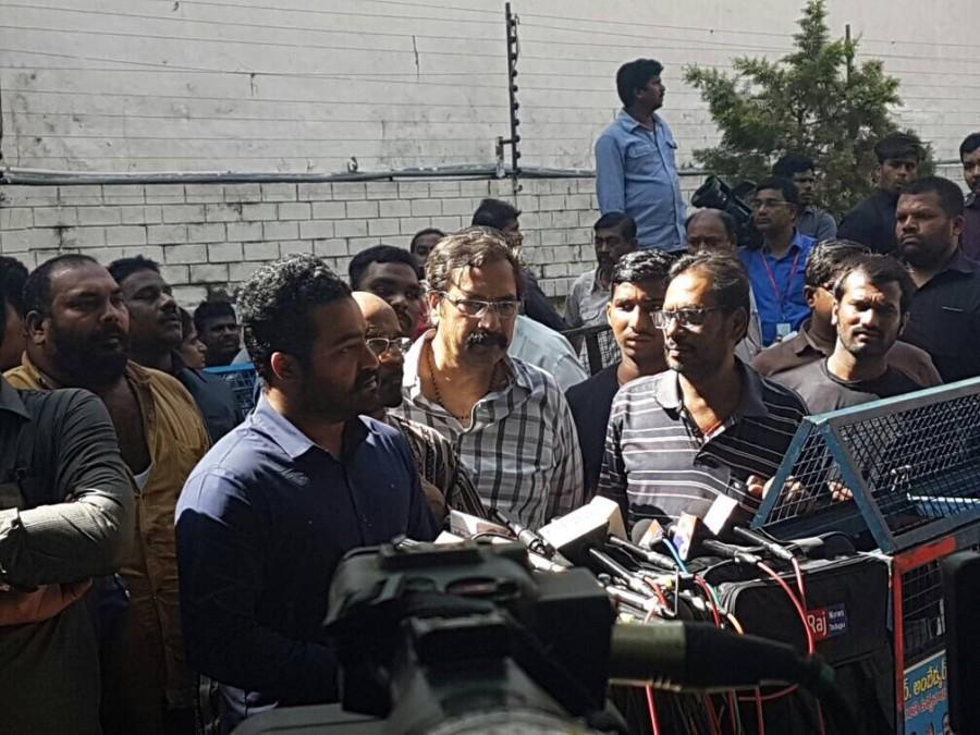 Pawan Kalyan,Jr NTR,Trivikram,Trivikram Srinivas,Pawan Kalyan pays homage to Dasari Narayana Rao,Jr NTR pays homage to Dasari Narayana Rao,Trivikram Srinivas pays homage to Dasari Narayana Rao,Allu Arjun