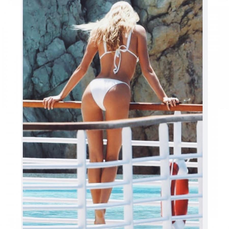 Elsa Hosk Shows Off Toned Figure In Vibrant Bikini Photosimagesgallery 66935 