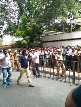 South Indian actor Upendra pays his last respects to Parvathamma Rajkumar.