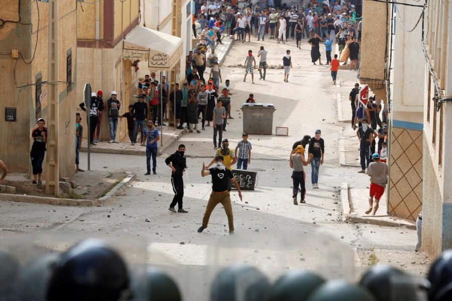 While some anger in the Al Hoceima protests has been directed at "Makhzen" - the royal governing establishment, the demonstrations in northern Morocco, as in 2011, have not been directed at the king. Morocco has a deeply rooted monarchy, the Muslim world's longest-serving dynasty. Rare protests rock Morocco,Morocco,protests rock Morocco,protests at Morocco,northern Moroccan