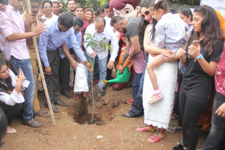 Bollywood actor Sanjay Dutt with his wife Manyata Dutt, son Shahraan and daughter Iqra Dutt during the event organised to support 1000 tree plantation at BMC garden in Mumbai on June 2, 2017. Sanjay Dutt supports tree plantation,Sanjay Dutt,1000 tree plantation,BMC garden,actor Sanjay Dutt,Sanjay Dutt pics,Sanjay Dutt images,Sanjay Dutt stills,Manyata Dutt,Shahraan,Iqra Dutt