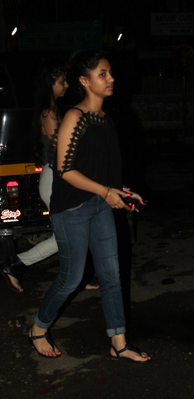 Bollywood actor Shah Rukh Khan's daughter Suhana Khan spotted at Juhu on June 3, 2017. Shah Rukh Khan,Shah Rukh Khan daughter,Shah Rukh Khan daughter Suhana Khan,Suhana Khan,Suhana Khan spotted at Juhu,Suhana Khan at Juhu,Suhana Khan pics,Suhana Khan images,Suhana Khan stills,Suhana Khan pictures