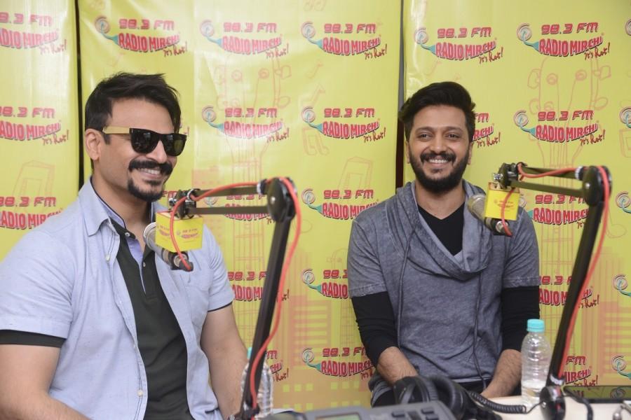 Bollywood actor Riteish Deshmukh and Vivek Oberoi visit Radio Mirchi Studio to promote their upcoming movie Bank Chor. Riteish Deshmukh and Vivek Oberoi,Riteish Deshmukh,Vivek Oberoi,Bank Chor,Bank Chor promotion,Bank Chor movie promotion