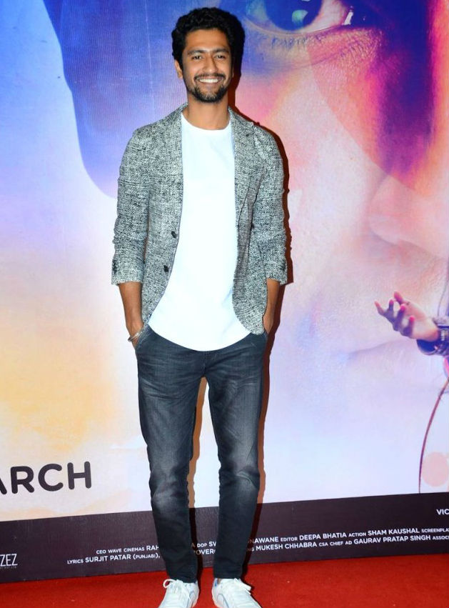 Vicky Kaushal: who made his debut in Neeraj Ghaywan's Masaan has a style that is quite natural and relatable for the audience. He does make simplicity look stylish and believes more in comfortable clothing. Saqib Saleem,Karthik Aryan,Vicky Kaushal,Ali Fazal,Harshvardhan Kapoor,Jim Sarbh,oung Fashion Brigade of B-Town