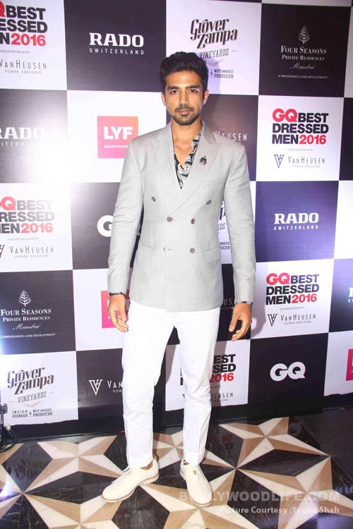 Saqib Saleem's mid-2017 was packed with promotional activities for his upcoming movies for his release- Dobara. We love and can relate to Saqib's style statement which is minimalistic and is a good mix of relaxed casuals and classy formals. He pretty much rocked every outfit sported this year. Saqib Saleem,Karthik Aryan,Vicky Kaushal,Ali Fazal,Harshvardhan Kapoor,Jim Sarbh,oung Fashion Brigade of B-Town