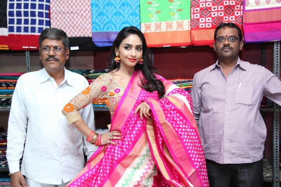 South Indian actress Pooja Sree launches Pochampally Ikat Mela at ECIL. Pooja Sree,actress Pooja Sree,Pooja Sree launches Pochampally Ikat Mela,Pochampally Ikat Mela