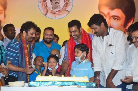 Actor Nandamuri Taraka Ratna atteneds Nandamuri Balakrishna birthday celebrations organised by Balakrishna fans, also fans donated blood.
