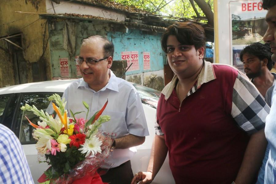 The BMC can only contruct them but it is people like him whose words are followed by the masses. Not only has Salman asked people to use toilets but he has paid for them too. I would request people to come forward and help us build more toilets and motivate others to use them as well." Salman Khan,BMC's campaign,Public Utility,Public Utility Toilets,Aarey Milk Colony,actor Salman Khan,bollywood actor Salman Khan,Brihanmumbai Municipal Corporation
