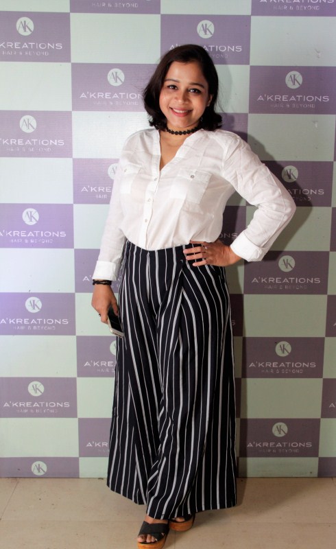 The salon, located in the heart of Bandra - Waterfield Road, offers a luxurious and exciting experience with their range of services from hair styling to complete skin and beauty services. Apart from Hair Care, the salon will offer the best in beauty and nail care with uniquely designed pedicure stations for both men and women. The exceptionally qualified experts are trained internationally in order to be able to cater to beauty and wellness needs along with technological advances. Waluscha De Sousa & Richa Chadha,Waluscha De Sousa,Richa Chadha,A’Kreations Hair & Beyond Salon,A’Kreations Bandra
