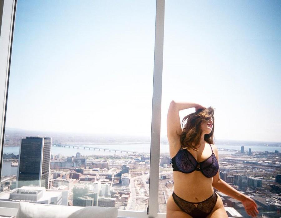 Ashley Graham shows off her killer curves. Ashley Graham bikini pics,Ashley Graham bikini images,Ashley Graham bikini stills,Ashley Graham curves,Ashley Graham curves pics,Ashley Graham flaunts curves,Ashley Graham hot pics,Ashley Graham hot images,Ashley Graham hot stills,Ashley Graham hot pictur