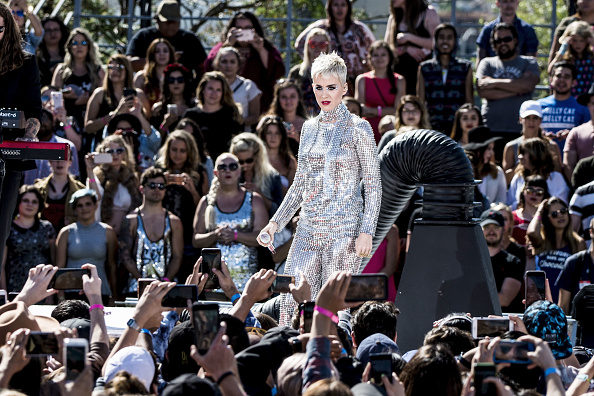 Katy Perry,Katy Perry flashes derriere,Katy Perry - Witness World Wide,Livestream Concert,Katy Perry pics,Katy Perry images,Katy Perry stills,Katy Perry pictures,Katy Perry photos