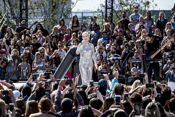 Katy Perry,Katy Perry flashes derriere,Katy Perry - Witness World Wide,Livestream Concert,Katy Perry pics,Katy Perry images,Katy Perry stills,Katy Perry pictures,Katy Perry photos