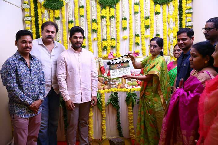 Stylish Star Allu Arjun who is riding high with blockbuster hits is set to continue the success saga with Duvvada Jagannadham. To entertain his fans and cine goers, Allu Arjun is coming up with yet another new film. “Naa Peru Surya - Naa Illu India” is title of Allu Arjun's new film. Action hero Arjun will play an important role, while Sarathkumar will be seen as an antagonist in the film which has been launched grandly today. Allu Arjun,Naa Peru Surya Naa Illu India,Naa Peru Surya,Naa Peru Surya movie launch,Allu Arjun new movie Naa Peru Surya,Naa Peru Surya pooja,Naa Peru Surya pics,Naa Peru Surya images