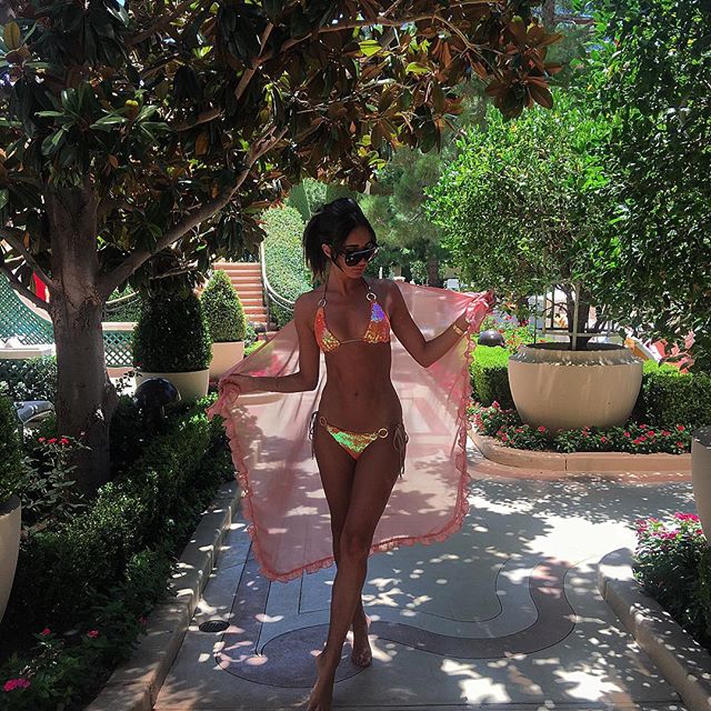 English reality television personality Megan Elizabeth McKenna shows off her eye-popping cleavage. Megan McKenna,Megan McKenna bikini pics,Megan McKenna bikini images,Megan McKenna bikini stills,Megan McKenna curves,Megan McKenna curves pics,Megan McKenna flaunts curves,Megan McKenna hot pics,Megan McKenna hot images,Megan McKenna hot stills,Megan McKe