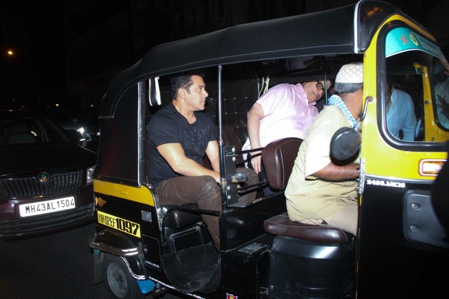 Earlier in the day, another video had emerged featuring the actor riding his newly launched Being Human e-cycle on the streets of Mumbai. Salman Khan,actor Salman Khan,Salman Khan ditches car for cycle,Bollywood superstar Salman Khan,Salman Khan auto ride