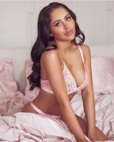 Marnie Simpson,Marnie Simpson bikini pics,Marnie Simpson bikini images,Marnie Simpson bikini stills,Marnie Simpson curves,Marnie Simpson curves pics,Marnie Simpson flaunts curves,Marnie Simpson hot pics,Marnie Simpson hot images,Marnie Simpson hot stills