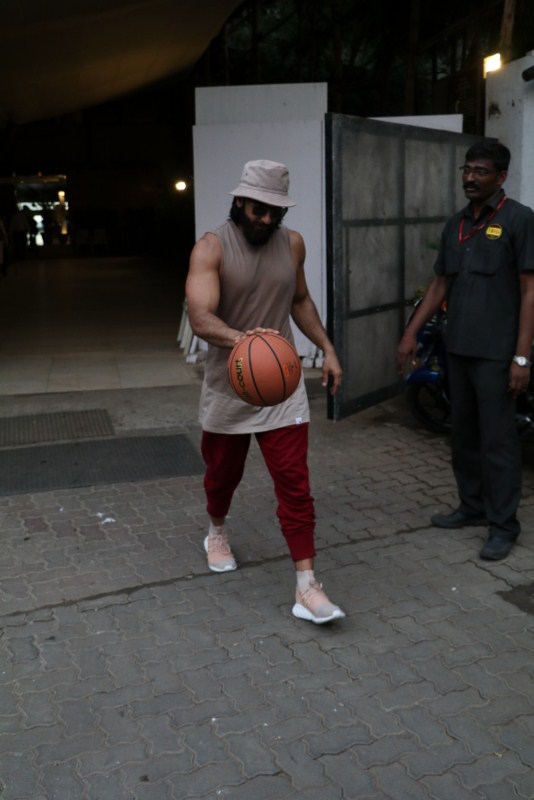 Bollywood actor Actor Ranveer Singh snapped at Otters club in Mumbai on 14th June 2017. Actor Ranveer Singh,Ranveer Singh,Ranveer Singh at Otters club,Ranveer Singh spotted Bandra