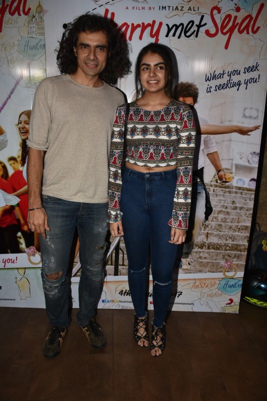 Imtiaz Ali's 'Jab Harry met Sejal' traces the love story of a Punjabi guy played by Shah Rukh and a Gujarati girl essayed by Anushka. Presented by Red Chillies Entertainment, 'Jab Harry Met Sejal' is directed by Imtiaz Ali. The film is all set to release on August 4th 2017. Shah Rukh Khan,Imtiaz Ali,Imtiaz Ali birthday,SRK,Shah Rukh Khan and Imtiaz Ali,Jab Harry met Sejal