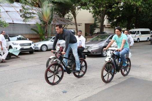 Bollywood superstar Salman Khan took his Being Human e-cycle out for a spin on the streets of Bandra in Mumbai.