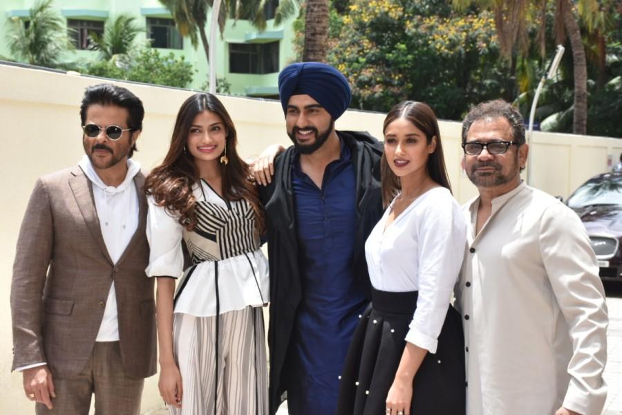 Mubarakan is produced by Sony Pictures Networks Productions and Ashwin Varde & Murad Khetani’s Cine1 Studios and is slated to have it's worldwide release on 28th July 2017. Anil Kapoor,Arjun Kapoor,Ileana D'cruz,Athiya Shetty,Mubarakan,Mubarakan trailer,Mubarakan trailer launch,Mubarakan trailer launch pics,Mubarakan trailer launch images,Mubarakan trailer launch stills,Mubarakan trailer launch pictures