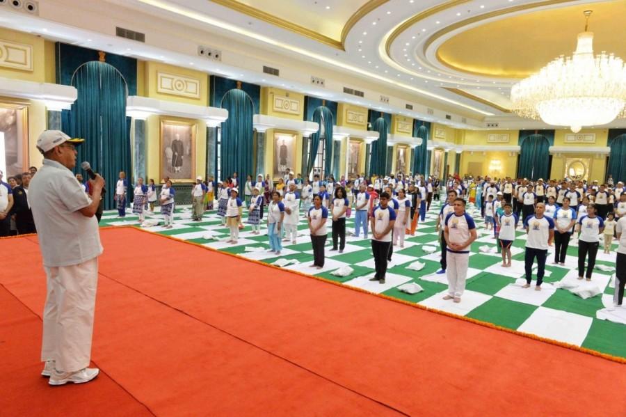 Kicking off the third edition of the International Yoga Day celebrations at Rashtrapati Bhawan here, Mukherjee said the ancient Indian practice was useful for curing physical as well as mental disorders. President Pranab Mukherjee,Pranab Mukherjee,Pranab Mukherjee Yoga,International Day of Yoga,International yoga Day,World yoga day