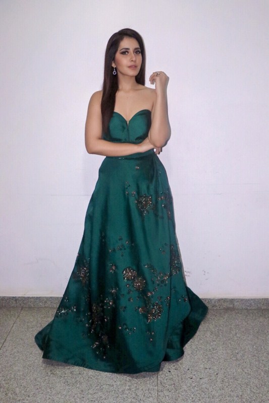 Check out the latest photos of South Indian actress Raashi Khanna. Raashi Khanna,actress Raashi Khanna,Raashi Khanna pics,Raashi Khanna images,Raashi Khanna stills,Raashi Khanna pictures,Raashi Khanna photos
