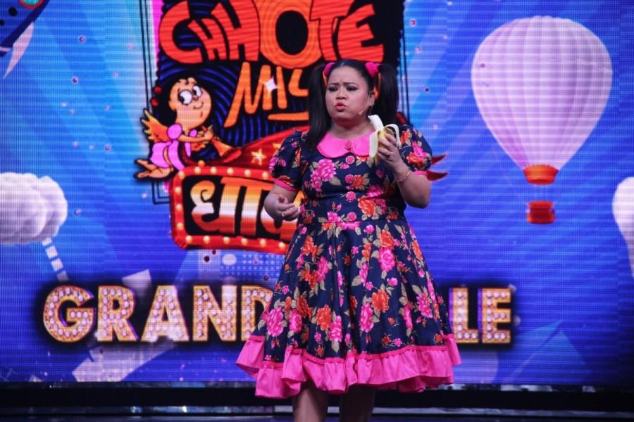 Neha’s cutie pie Vedansh Pagaare’s act as the mini ‘Crime Master GoGo’ will charm everyone including judge Neha Dhupia who will reward him with a peck on his cheek. Neha Dhupia and Sohail Khan,Neha Dhupia,Sohail Khan,Grand Finale of COLORS' Chhote Miyan Dhaakad,Chhote Miyan Dhaakad,Chhote Miyan Dhaakad Grand Finale