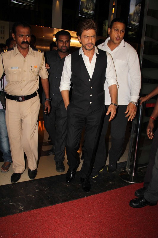 Actor Shah Rukh Khan at Salman Khan's Tubelight special screening in Mumbai. Shahrukh Khan,Shah Rukh Khan,Shah Rukh Khan and Salman Khan,Salman Khan and Shah Rukh Khan,Shah Rukh Khan at Tubelight special screening,Tubelight special screening,Celebs at Tubelight special screening,Tubelight special screening pics,Tubelight special s