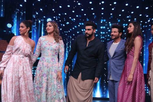 Bollywood actors Ileana D'Cruz, Sonakshi Sinha, Arjun Kapoor, Anil Kapoor, Athiya Shetty and choreographer Terence Lewis during the promotion of film Mubarakan on the sets of Star Plus TV show Nach Baliye Season 8 in Mumbai