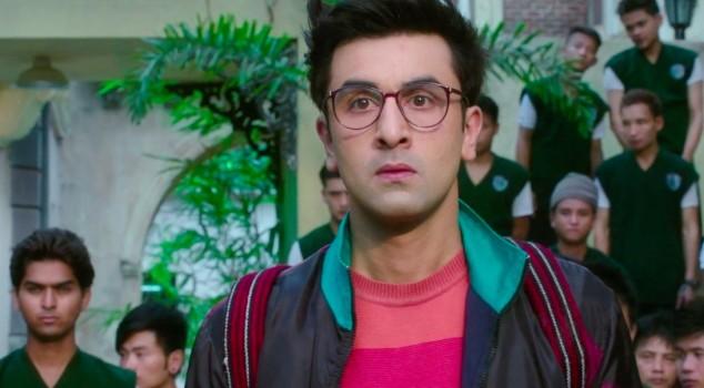 Ranbir Kapoor will be seen portraying the role of a school boy in his upcoming musical adventure Jagga Jasoos. The talented actor who will be seen in a younger avatar on screen opted to loose his muscles in order to match Anurag Basu's vision. Ranbir Kapoor is known to be a director's actor effortlessly slips into his onscreen characters, and he did no different for Jagga Jasoos.