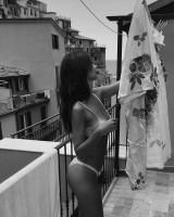 Emily Ratajkowski,Emily Ratajkowski bikini pics,Emily Ratajkowski bikini images,Emily Ratajkowski bikini stills,Emily Ratajkowski curves,Emily Ratajkowski curves pics,Emily Ratajkowski flaunts curves,Emily Ratajkowski curves pics,Emily Ratajkowski curves