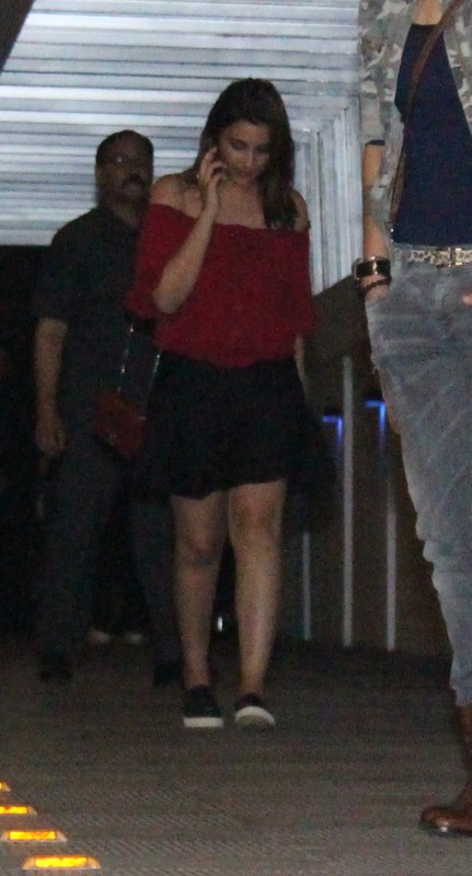 Bollywood actress Parineeti Chopra snapped at Hakkasan restaurant at Bandra. Parineeti Chopra,actress Parineeti Chopra,Parineeti Chopra at Hakkasan restaurant,Hakkasan restaurant,Parineeti Chopra new pics,Parineeti Chopra new images,Parineeti Chopra new stills