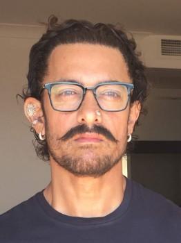 Aamir Khan who is well known to fall into the skin of his character has undergone some painful measures for his upcoming flick. The actor underwent permanent nose and ear piercing for his role in Thugs of Hindostan. Aamir is now coming up with an altogether different look as his role in Thugs of Hindustan has demanded a nose piercing and two ear piercing on the right. This is not his full look but glimpses of what he has done physically.