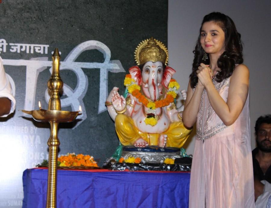 "Bhikari" revolves around the sensitive relationship between a mother and her son in the backdrop of their business. It features Swwapnil Joshi, Rucha Inamdar, Guru Thakur, Sayaji Shinde, Milind Shinde, Kirti Aadarkar, Sunil Pal and Pradip Kabra. Varun Dhawan and Alia Bhatt,Varun Dhawan,Alia Bhatt,Bhikari Marathi film song launch,Bhikari Marathi,Bhikari Marathi film song launch pics,Bhikari Marathi film song launch images,Bhikari Marathi film song launch stills,Bhikari Marathi film song launch pic