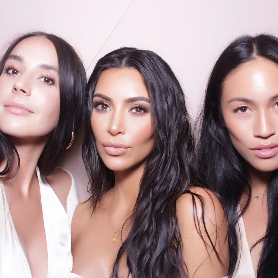 Model Kimberly "Kim" Kardashian West spends a fun night with her girl gang. Kim Kardashian,actress Kim Kardashian,Kim Kardashian Kanye West,Kim Kardashian fun night,Kim Kardashian bikini pics,Kim Kardashian bikini images,Kim Kardashian bikini stills,Kim Kardashian curves,Kim Kardashian curves pics,Kim Kardashian flaunts curves,Ki