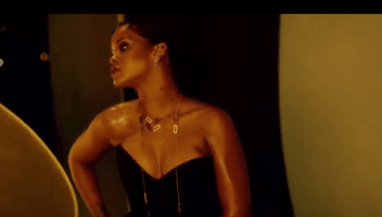 Rihanna looks dreamy,Rihanna,actress Rihanna,Rihanna bikini pics,Rihanna bikini images,Rihanna bikini stills,Rihanna curves,Rihanna curves pics,Rihanna flaunts curves,Rihanna curves pics,Rihanna curves images,Rihanna curves stills,Rihanna curves pictures