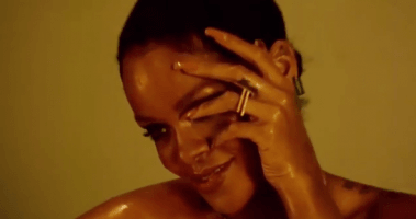 Rihanna looks dreamy,Rihanna,actress Rihanna,Rihanna bikini pics,Rihanna bikini images,Rihanna bikini stills,Rihanna curves,Rihanna curves pics,Rihanna flaunts curves,Rihanna curves pics,Rihanna curves images,Rihanna curves stills,Rihanna curves pictures