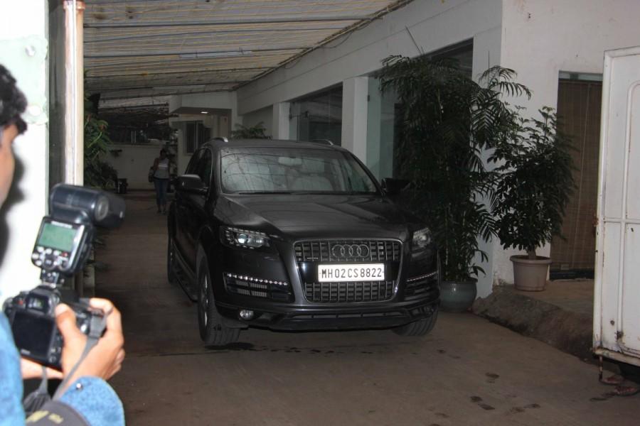 Bollywood actress Katrina Kaif spotted at Recording Studio in Juhu, Mumbai on 26th June 2017. Katrina Kaif,actress Katrina Kaif,Katrina Kaif spotted at recording studio,Katrina Kaif spotted at Juhu,Katrina Kaif new pics,Katrina Kaif new images,Katrina Kaif new stills,Katrina Kaif new pictures,Katrina Kaif new photos