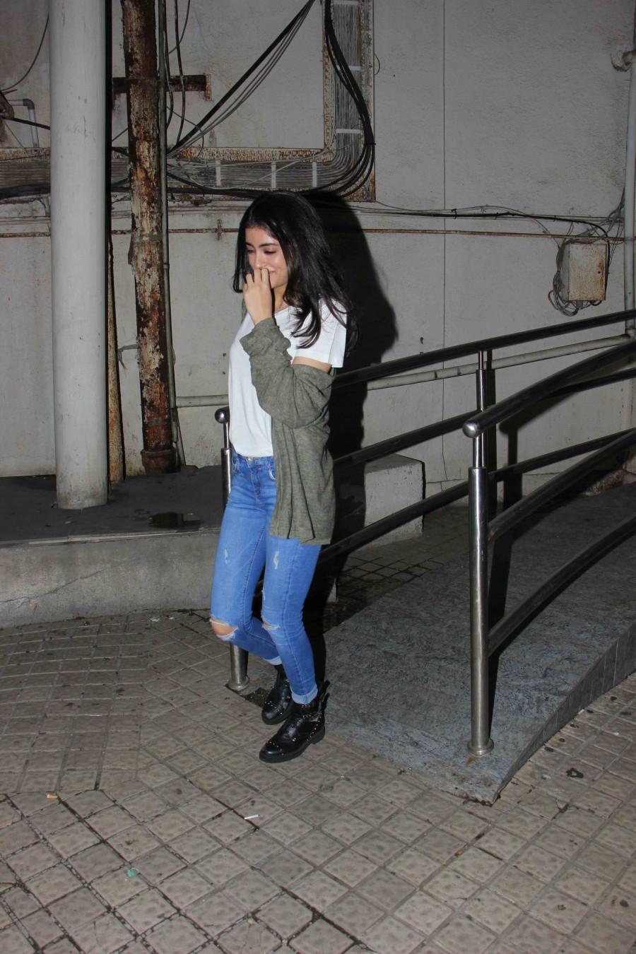 Bollywood actor Amitabh Bachchan's granddaughter Navya Naveli Nanda spotted at Juhu PVR. Amitabh Bachchan,Amitabh Bachchan granddaughter,Navya Naveli Nanda,Navya Naveli Nanda pics,Navya Naveli Nanda at Juhu,Navya Naveli Nanda spotted at Juhu,Navya Naveli Nanda images,Navya Naveli Nanda stills,Navya Naveli Nanda pictures