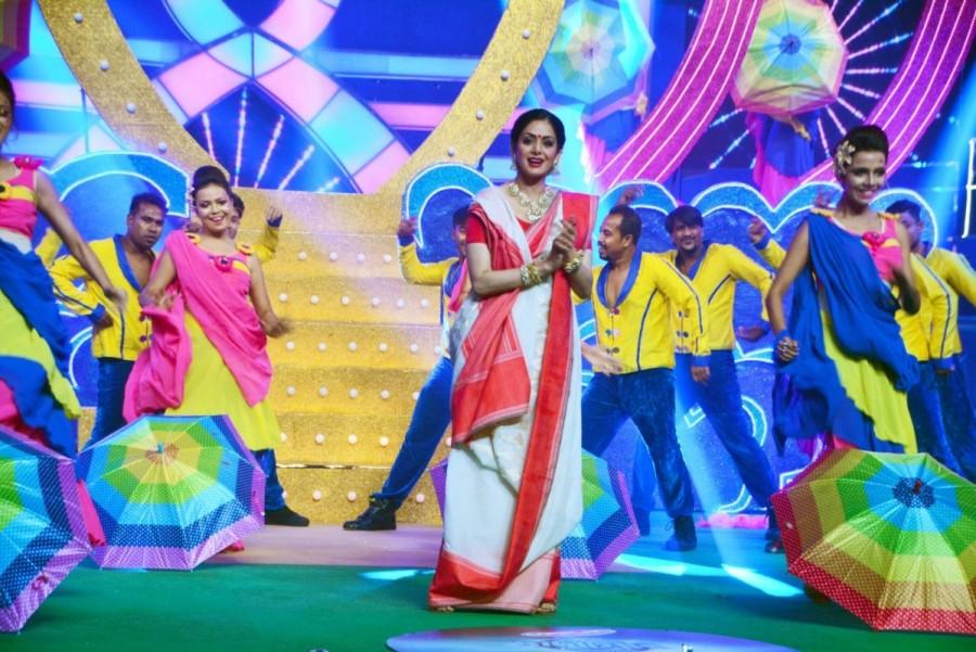 Bollywood Actress Sridevi on the sets of television show "DADAGIRI" in New Delhi, Sridevi,sridevi boney kapoor,sridevi kapoor,DADAGIRI,Sourav Ganguly,DADAGIRI on the sets