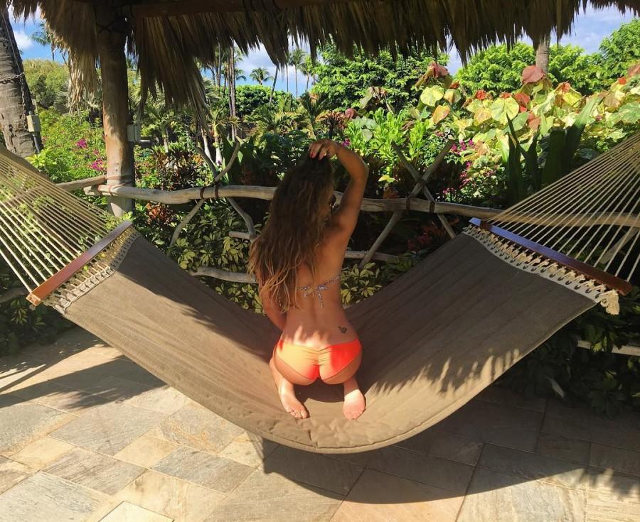 American actress Lea Michele shows off her envy-inducing figure. Lea Michele,Lea Michele bikini pics,Lea Michele bikini images,Lea Michele bikini stills,Lea Michele curves,Lea Michele curves pics,Lea Michele flaunts curves,Lea Michele curves pics,Lea Michele curves images,Lea Michele curves stills,Lea Michele curves pi
