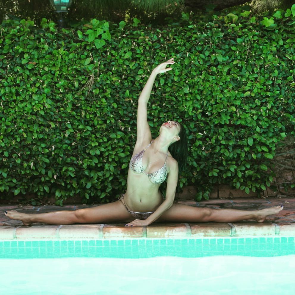 Model Nicole Scherzinger shows cleavage in swimsuit. Nicole Scherzinger bikini pics,Nicole Scherzinger bikini images,Nicole Scherzinger bikini stills,Nicole Scherzinger curves,Nicole Scherzinger curves pics,Nicole Scherzinger flaunts curves,Nicole Scherzinger curves pics,Nicole Scherzinger curves images,Nic