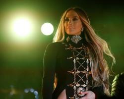 Jennifer Lopez,Jennifer Lopez bikini pics,Jennifer Lopez bikini images,Jennifer Lopez bikini stills,Jennifer Lopez curves,Jennifer Lopez curves pics,Jennifer Lopez flaunts curves,Jennifer Lopez curves pics,Jennifer Lopez curves images,Jennifer Lopez curve