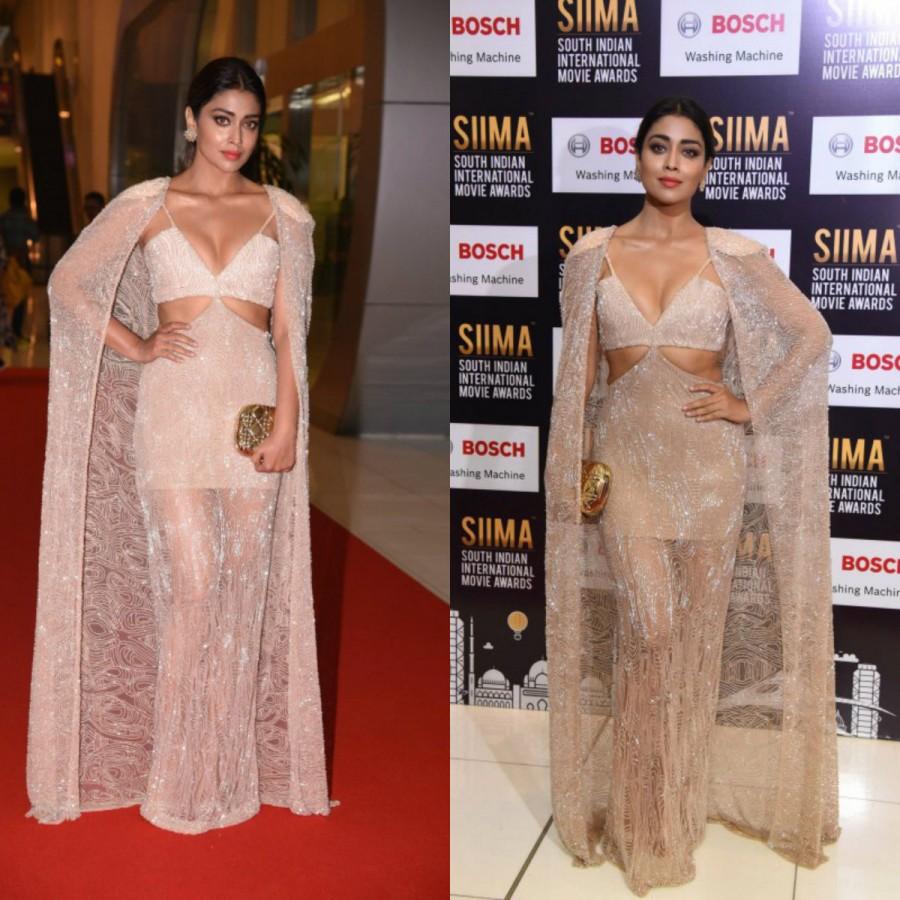 Indian film Actress Shriya Saran was recently spotted attending SIIMA 2017. Shriya Saran,actress Shriya Saran,Shriya Saran at SIIMA Awards,Shriya Saran at SIIMA Awards 2017,SIIMA Awards 2017,SIIMA Awards,Shriya Saran curves,Shriya Saran curves pics,Shriya Saran curves images,Shriya Saran curves stills,Shriya Saran curves picture
