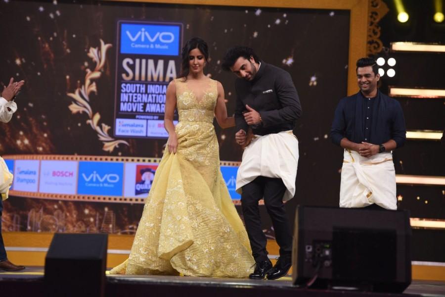Katrina Kaif and Ranbir Kapoor at SIIMA awards 2017. Madhavan,Rana Daggubati,Nivin Pauly,Ranbir Kapoor,Katrina Kaif,SIIMA 2017,SIIMA 2017 awards,SIIMA awards