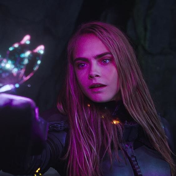Model Cara Jocelyn Delevingne post raunchy photos on instagram. Delevingne,Delevingne bikini pics,Delevingne bikini images,Delevingne bikini stills,Delevingne curves,Delevingne curves pics,Delevingne flaunts curves,Delevingne curves pics,Delevingne curves images,Delevingne curves stills,Delevingne curves pictures