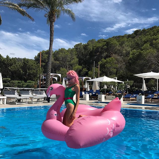 Singer-songwriter Pixie Lott flaunts her pink neon hair in racy high-cut swimsuit. Pixie Lott,Pixie Lott flaunts her pink neon hair,Pixie Lott pink neon hair,Pixie Lott bikini pics,Pixie Lott bikini images,Pixie Lott bikini stills,Pixie Lott curves,Pixie Lott curves pics,Pixie Lott flaunts curves,Pixie Lott curves pics,Pixie Lott curves