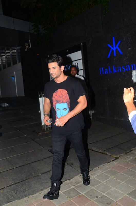 Actor Sushant Singh Rajput. Sushant Singh Rajput,Kriti Sanon,Sushant Singh Rajput and Kriti Sanon,Sushant Singh Rajput dinner with Kriti Sanon