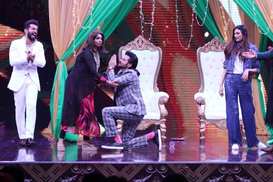 An Animated Moment between Jamie Lever and Anil Kapoor on Sabse Bada Kalakar. Athiya Shetty,Ileana D'Cruz,Arjun Kapoor,Anil Kapoor,Sabse Bada Kalakar,Mubarakan,Mubarakan cast,Mubarakan team